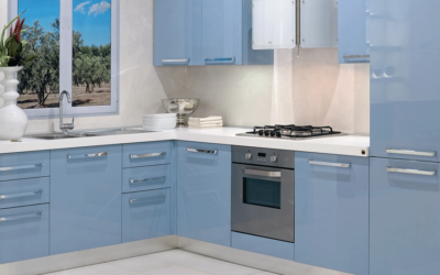 Cucine angolari sotto la finestra: come cucinare con vista